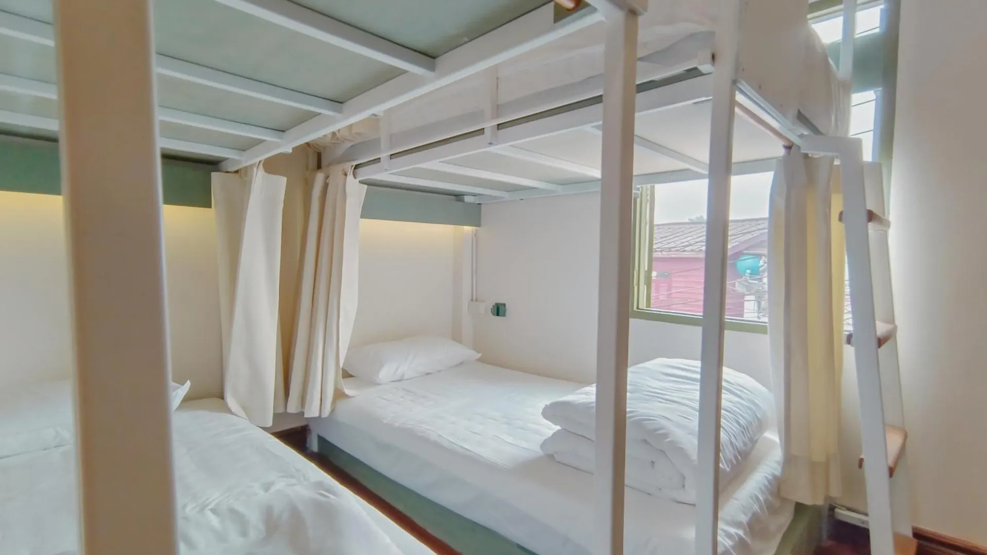 Barn Laos Luangprabang Hostel Laos